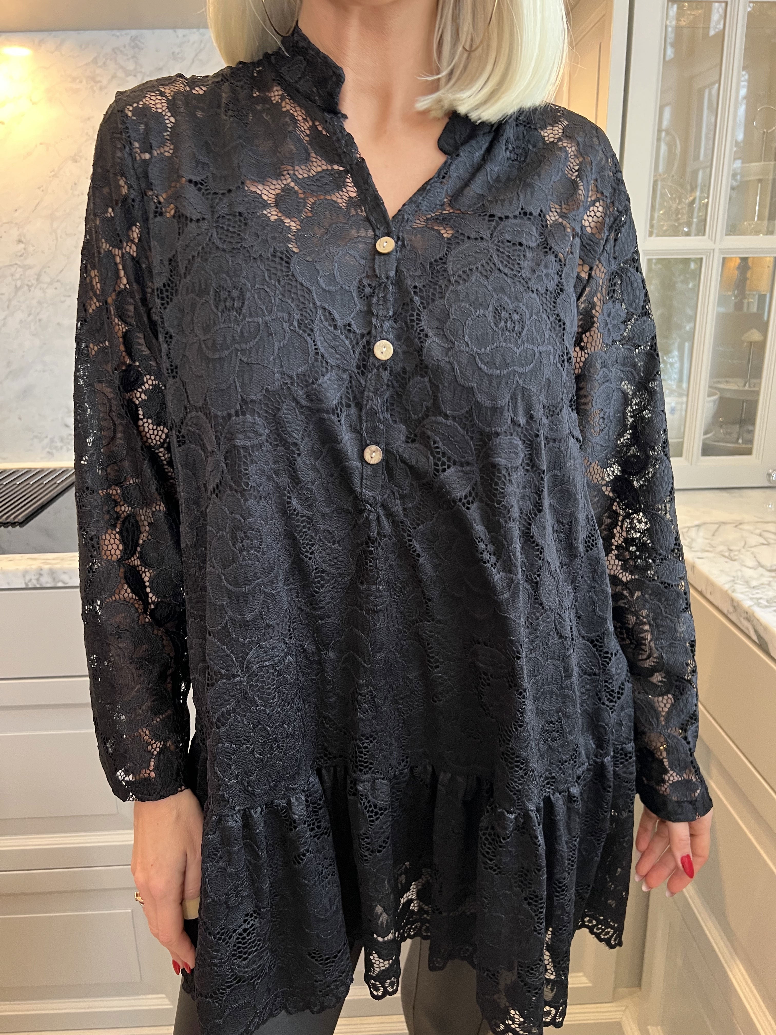 Natalya - Sød og feminin blonde tunika